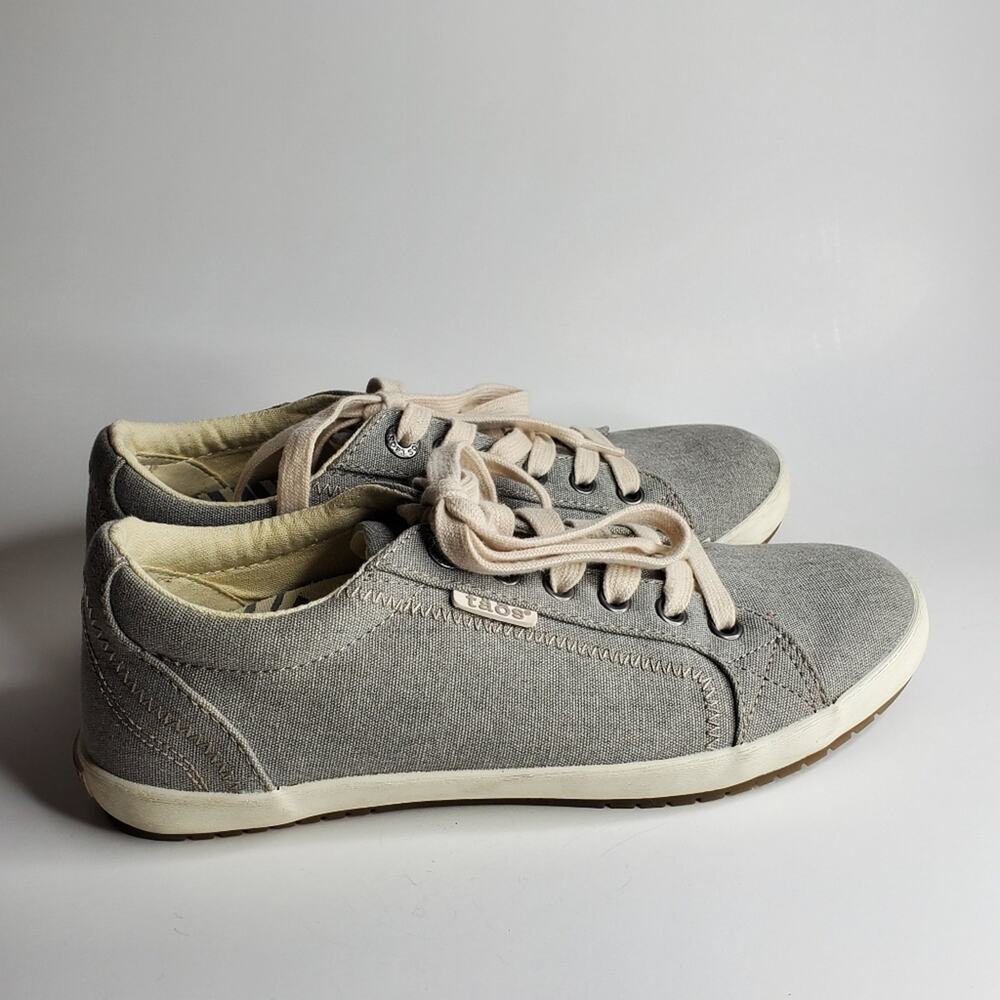 Taos Star Grey Low profile Star Sneakers in Size 7 Excellent used condition